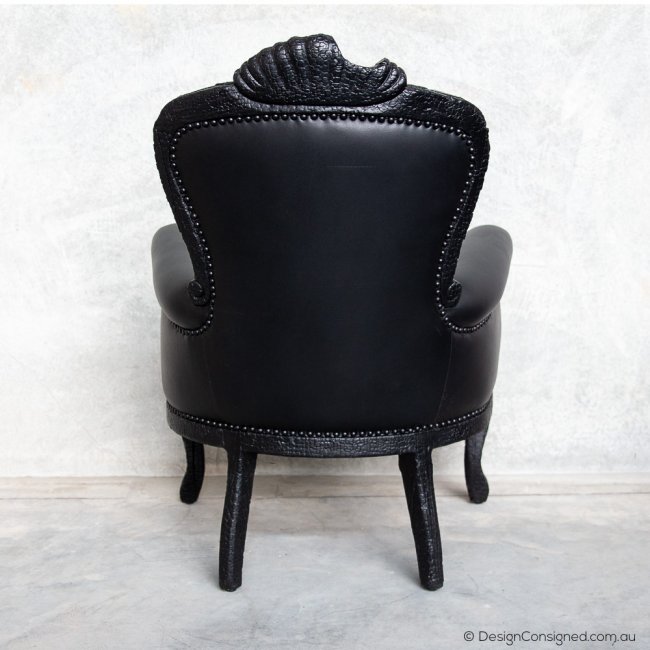black designeri lounge chair