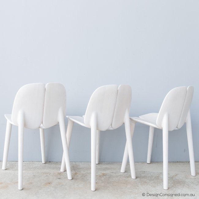 3 white Osso chair by Bouroullec for Mattiazzi