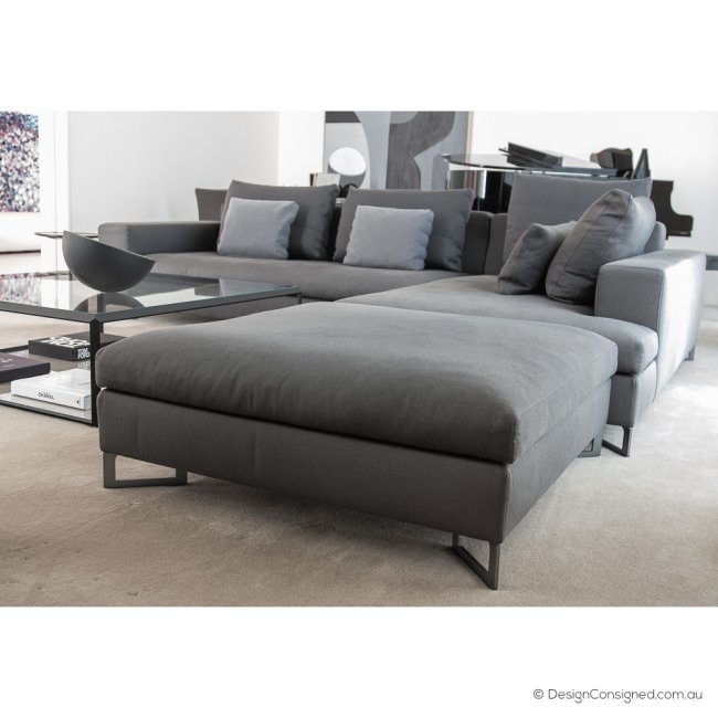 Large modular sofa by Molteni for sale