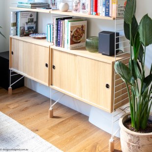 String oak wall shelf system