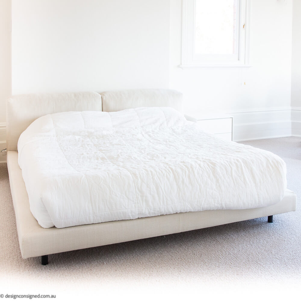 king soft wall bed by piero lissoni for living divani king Soft Wall bed by Piero Lissoni for Living Divani