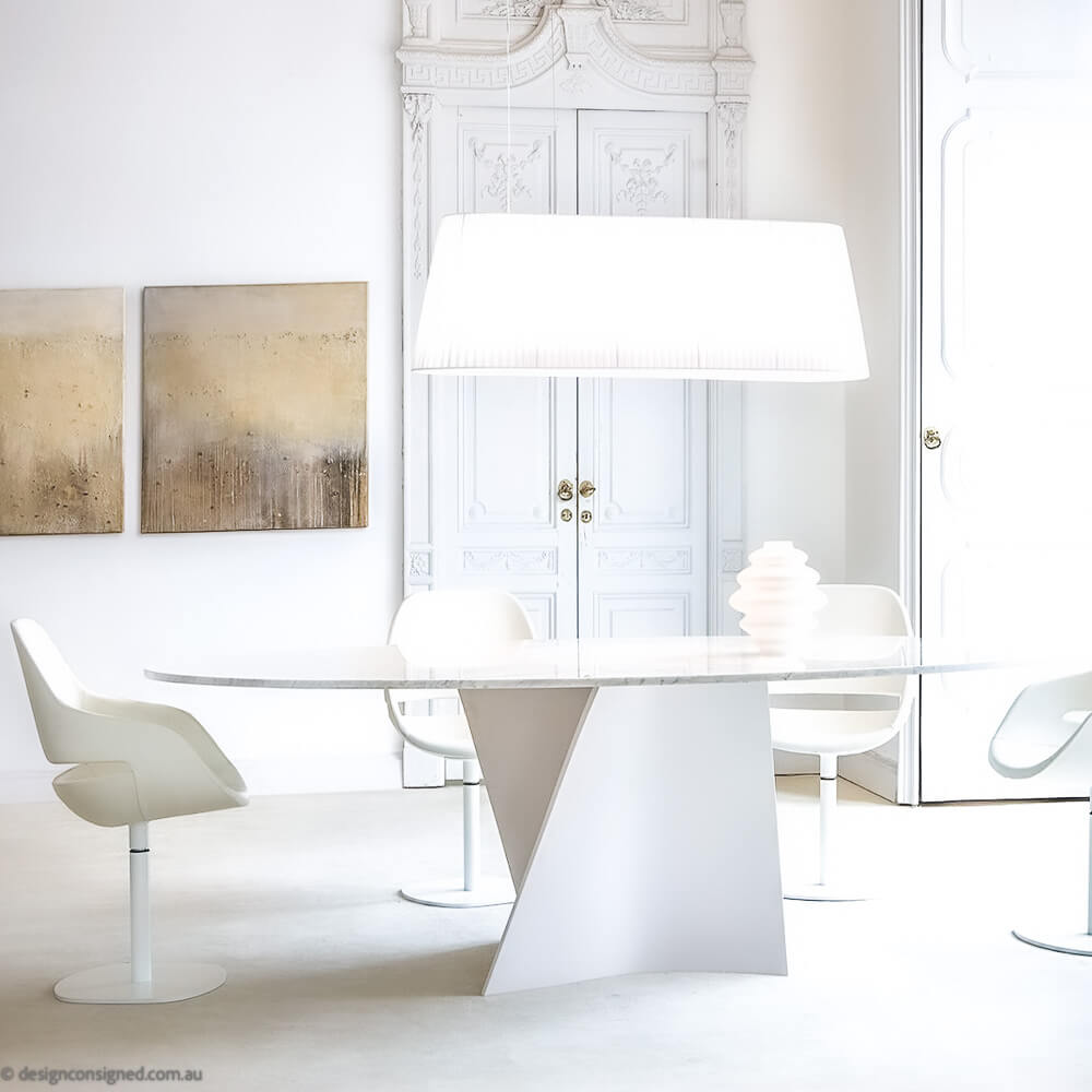 white oval glass Elica 2575 dining table from Zanotta sale White oval glass Elica table by Prospero Rasulo for Zanotta
