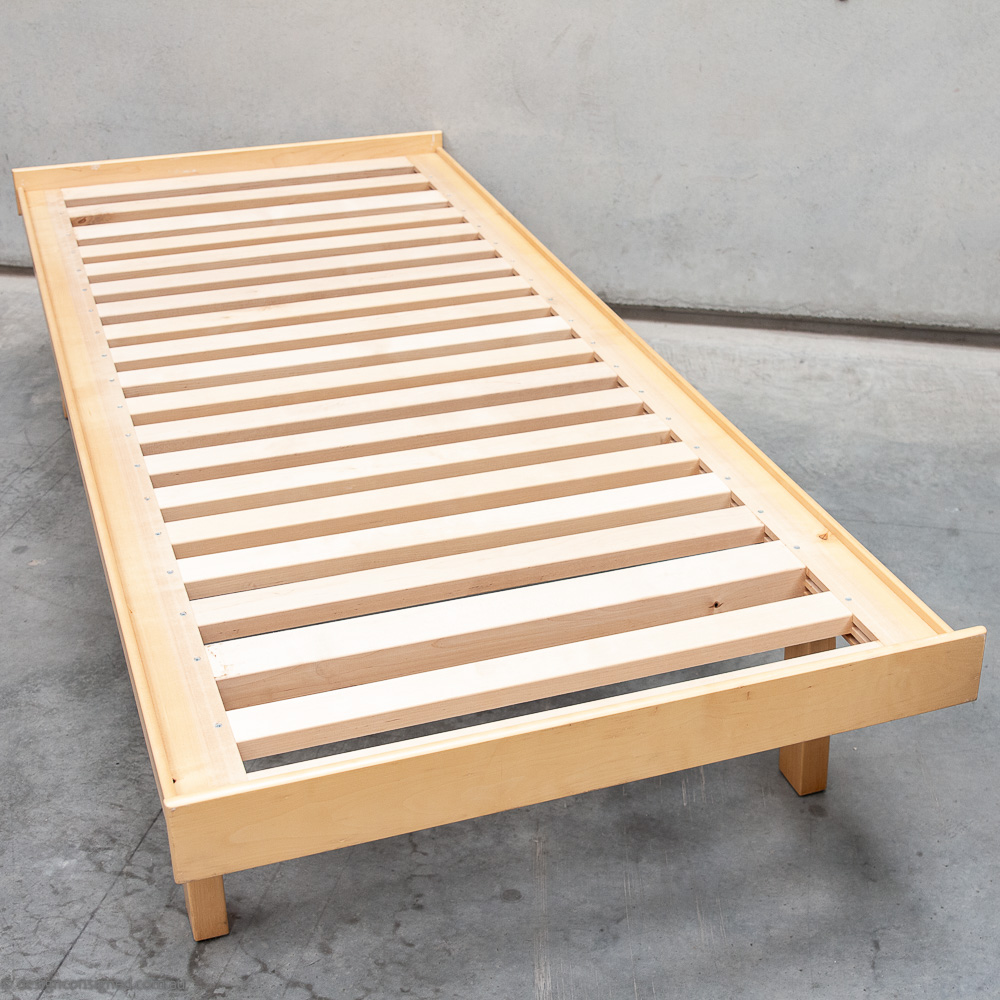 710 daybed sofa by Alvar Aalto for artek furniture 710 sofa bed by Alvar Aalto for Artek home furniture