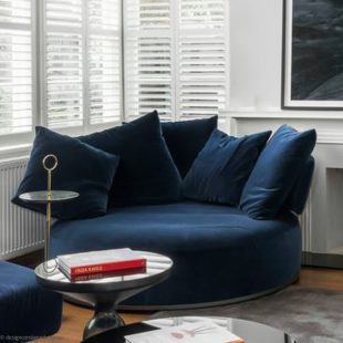 blue velvet Amoenus sofa by Antonio Citterio for Maxalto design