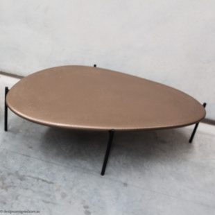 ishino coffee table by Walter Knoll design outlet