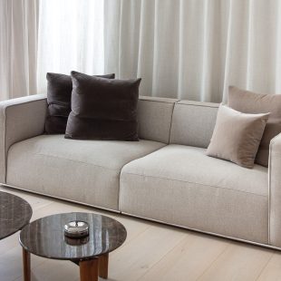 2.5 Shangai sofa by Carlo Colombo for Poliform