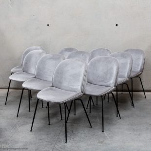 Beetle dining chair by Gam Fratesi fir Gubi danish design