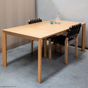 moov extension table by Toshiyuki Yoshino for Conde House