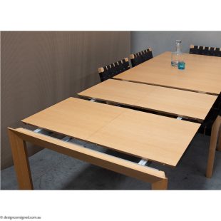 moov extension table by Toshiyuki Yoshino for Conde House